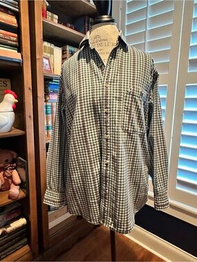 Gant Men's Green and White Plaid Button-Down Shirt